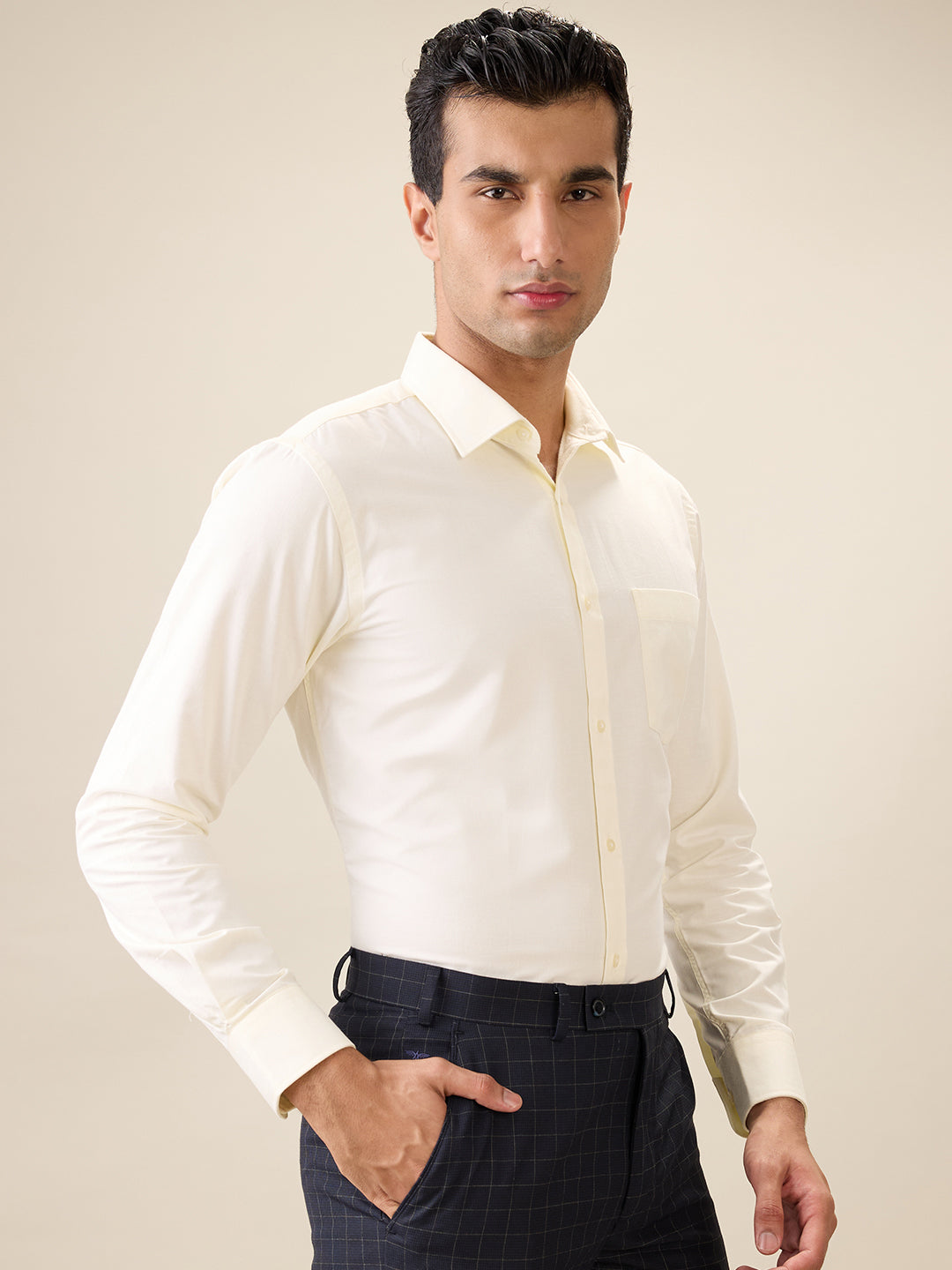 Park Avenue Men Yellow Structure Slim Fit Cotton Blend Full Sleeve Formal Shirt