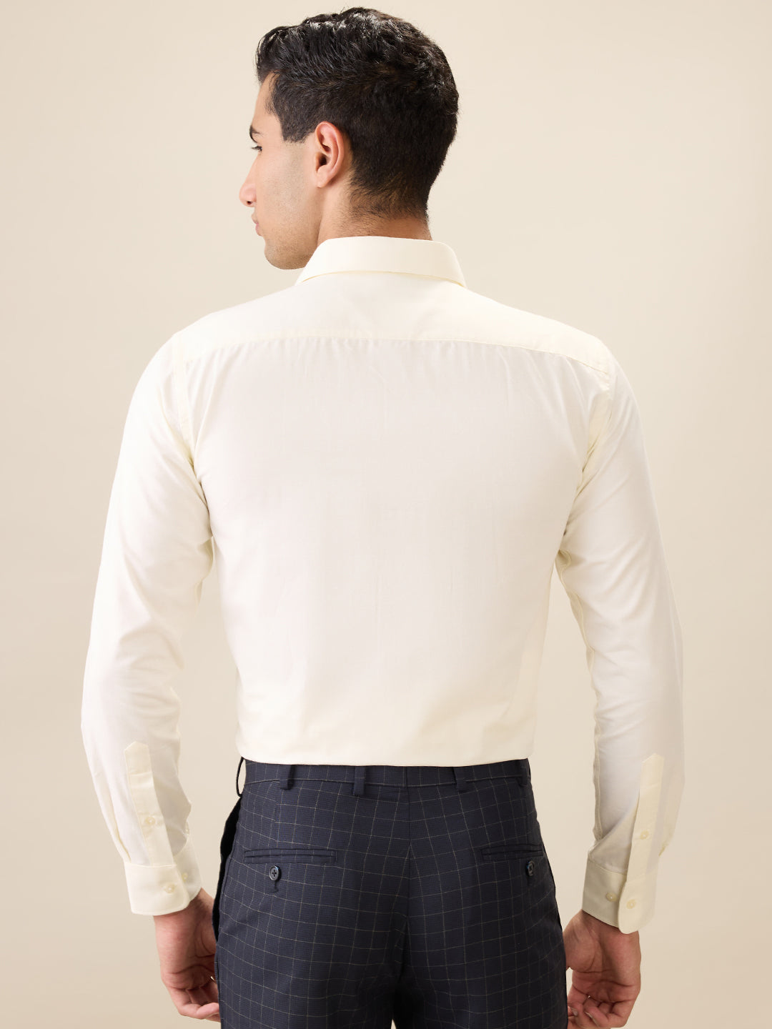 Park Avenue Men Yellow Structure Slim Fit Cotton Blend Full Sleeve Formal Shirt