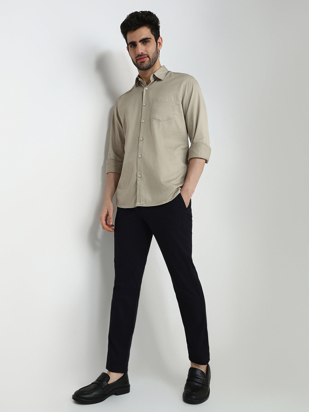 Raymond Men Black Solid Slim Fit Cotton Blend Trouser