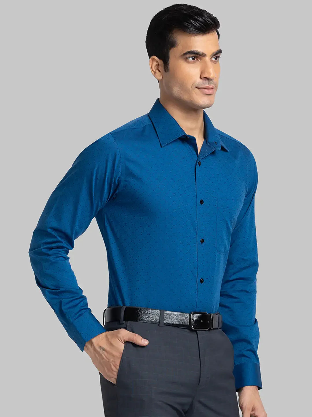 Men Blue Slim Fit Structure Cotton Half Sleeve Shirts