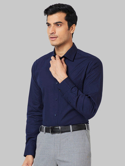 Raymond Men Blue Solid Slim Fit Cotton Formal Shirt