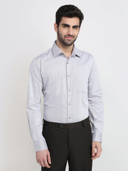 Raymond Men Grey Solid Chambray Regular Fit Cotton Full Sleeve Cut Away Collar Formal Shirt