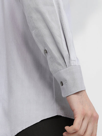 Raymond Men Grey Solid Chambray Regular Fit Cotton Full Sleeve Cut Away Collar Formal Shirt