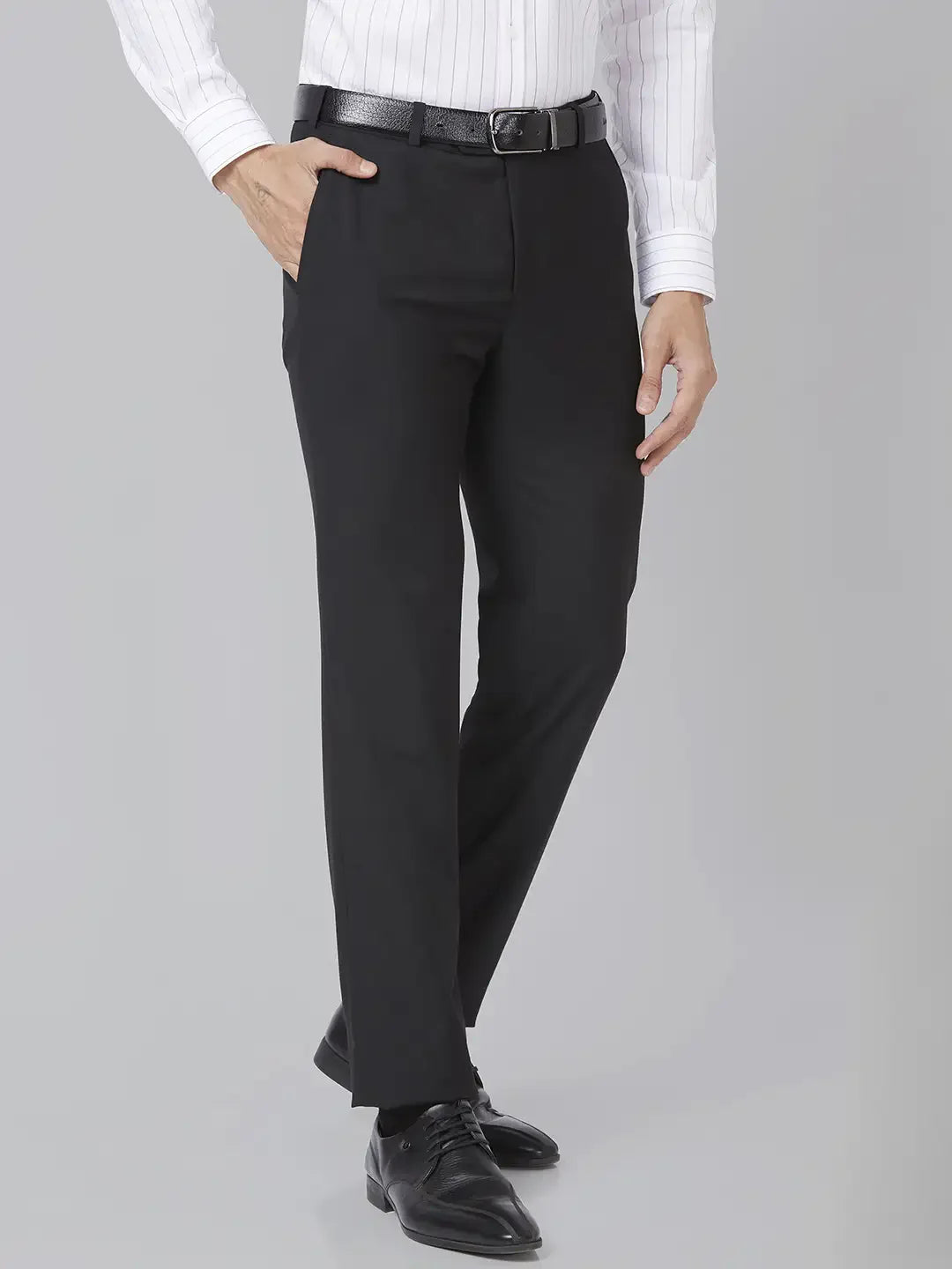 Men Black Slim Fit Solid Polyester Blend Trouser