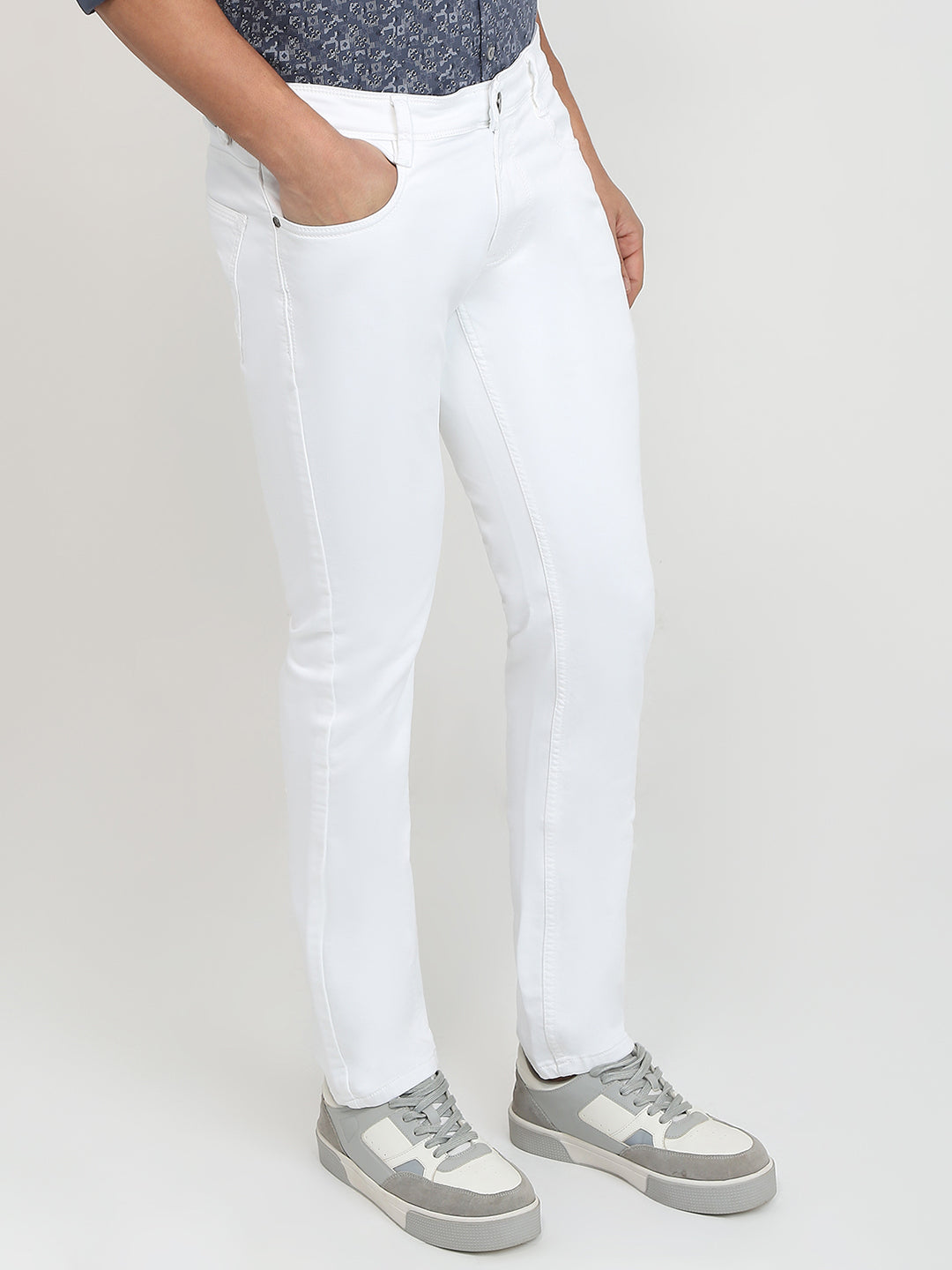 Parx Men White Knitted Low Rise Tapered Fit Cotton Blend Jeans