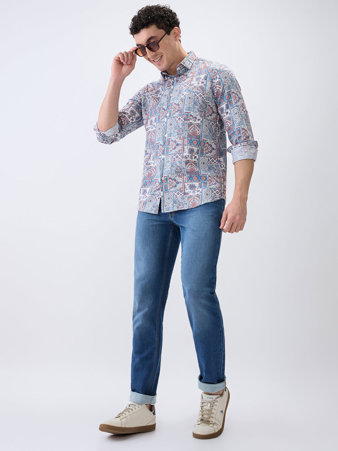 Parx Men Blue Knitted Low Rise Tapered Fit Cotton Blend Jeans