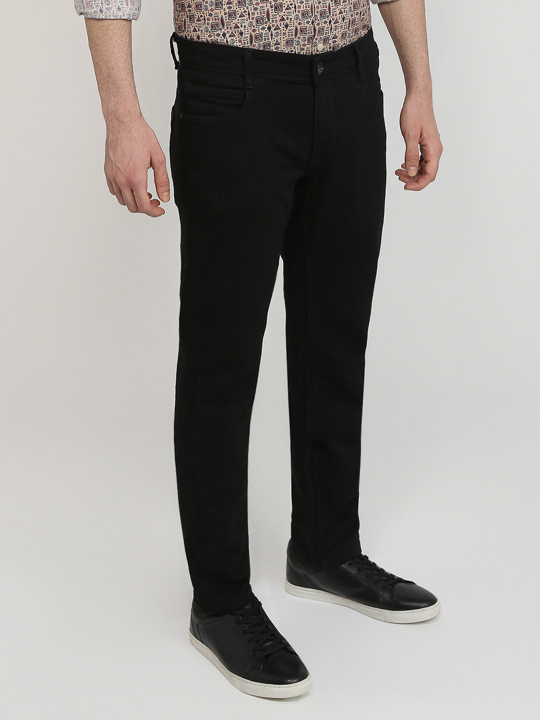 Parx Men Black Knitted Low Rise Tapered Fit Cotton Blend Jeans