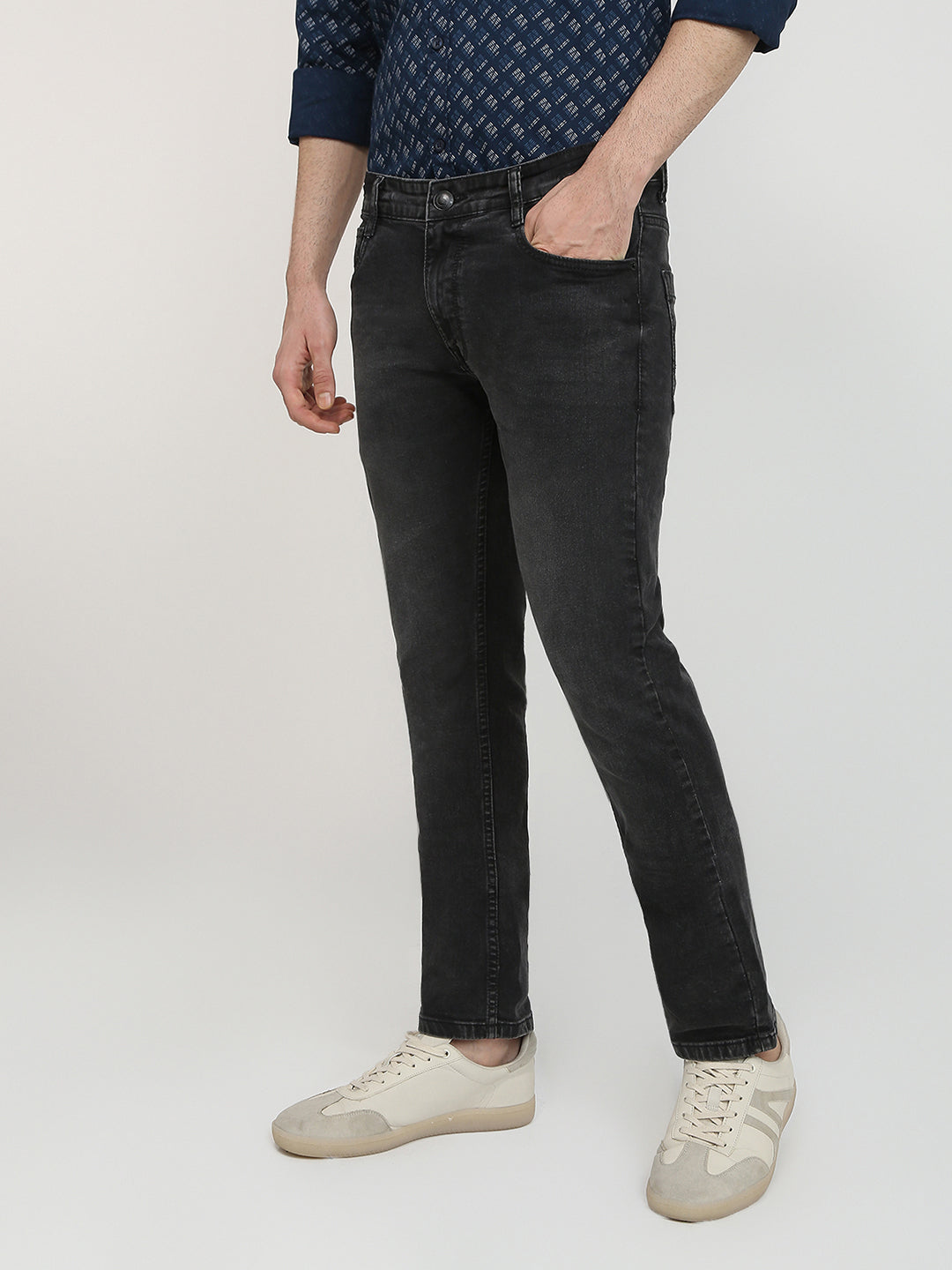 Parx Men Black Knitted Low Rise Tapered Fit Cotton Blend Jeans