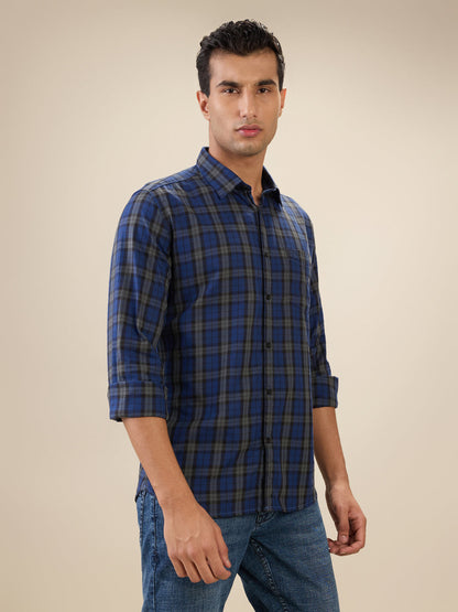 Parx Men Blue Checks Slim Fit Cotton Full Sleeve Cut Away Collar Casual Shirt