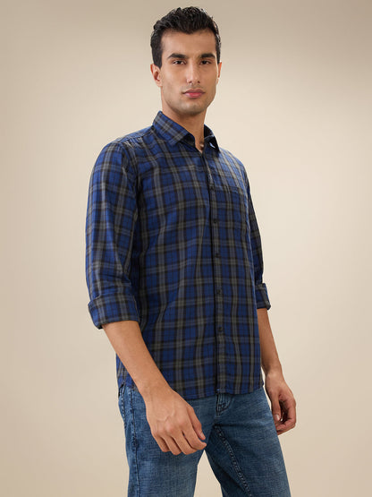 Parx Men Blue Checks Slim Fit Cotton Full Sleeve Cut Away Collar Casual Shirt