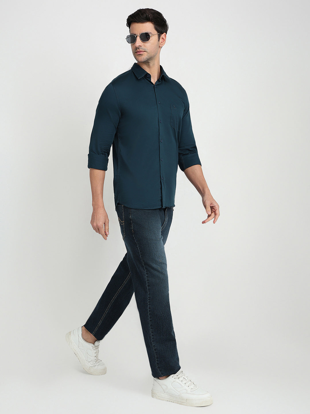 Parx Men Blue Solid Slim Fit Cotton Blend Full Sleeve Casual Shirt