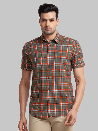 Parx Men Green Checks Slim Fit Cotton Half Sleeve Cutaway Collar Shirt