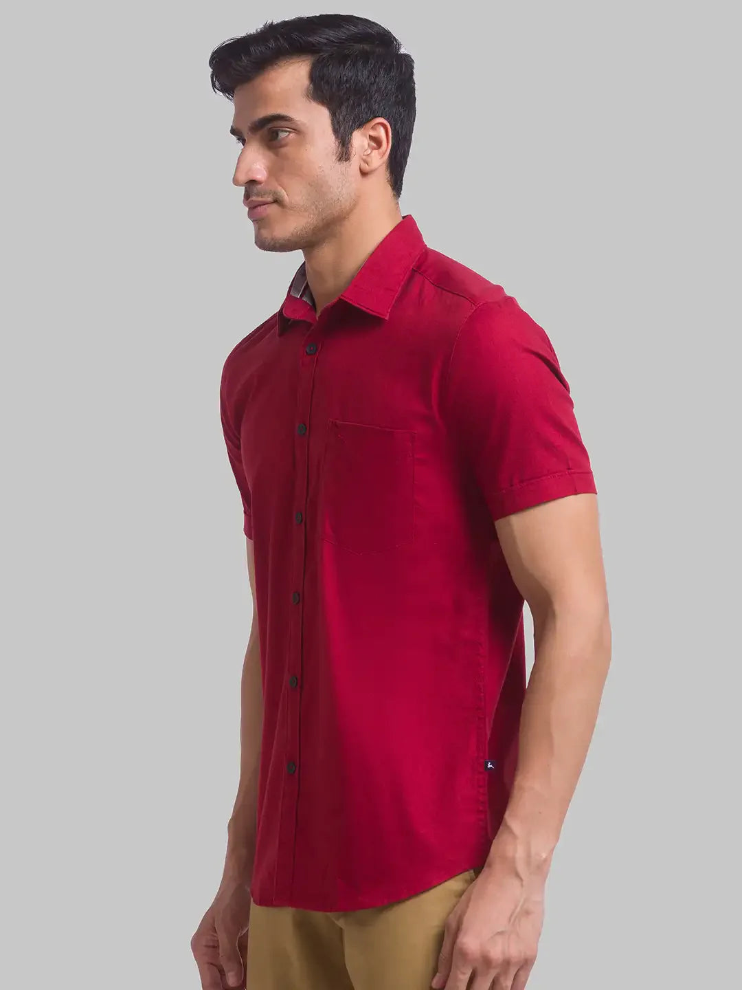 Men Red Slim Fit Solid Cotton Half Sleeve Shirts