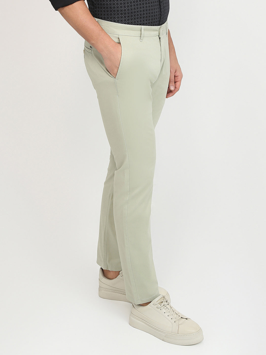 Parx Men Green Solid Low Rise Tapered Fit Cotton Blend Trouser