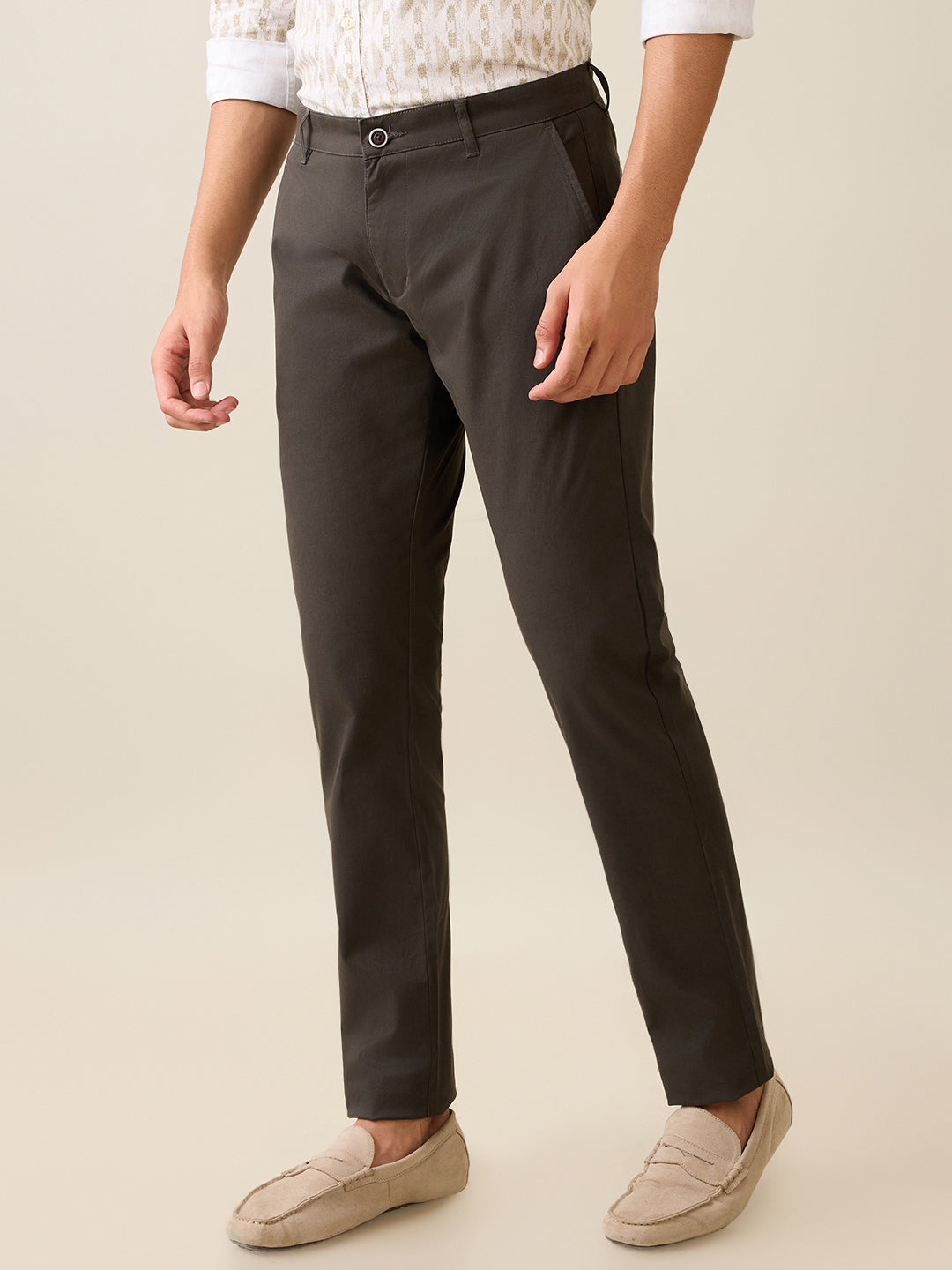 Parx Men Green Solid Low Rise Tapered Fit Cotton Blend Trouser