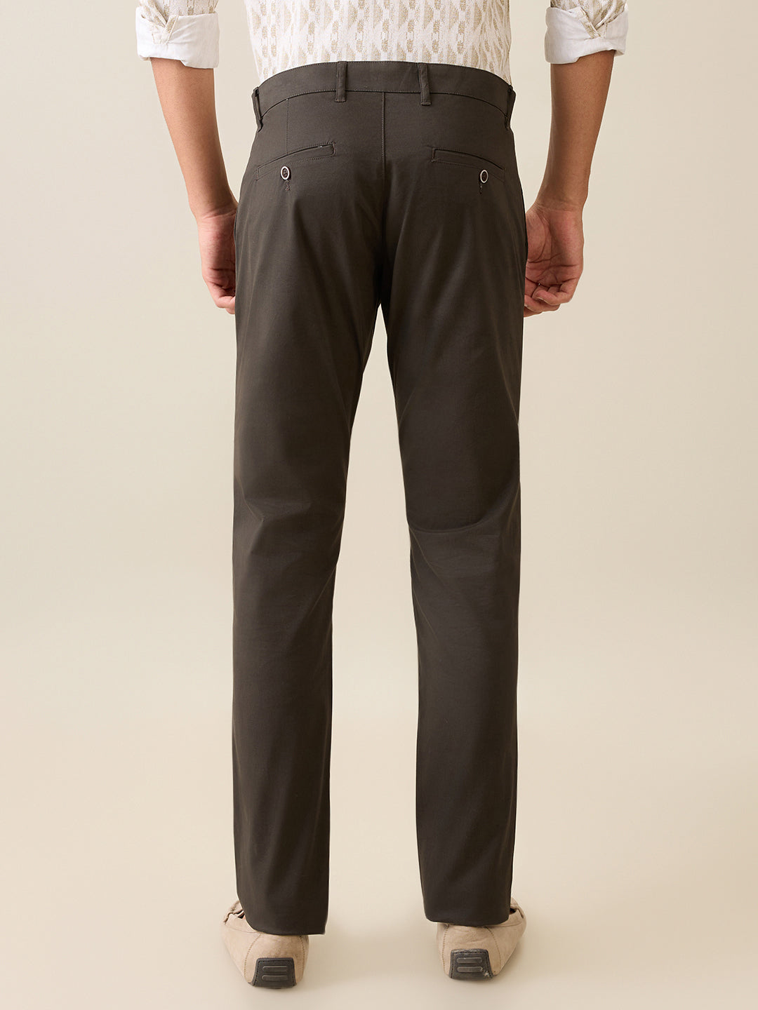 Parx Men Green Solid Low Rise Tapered Fit Cotton Blend Trouser