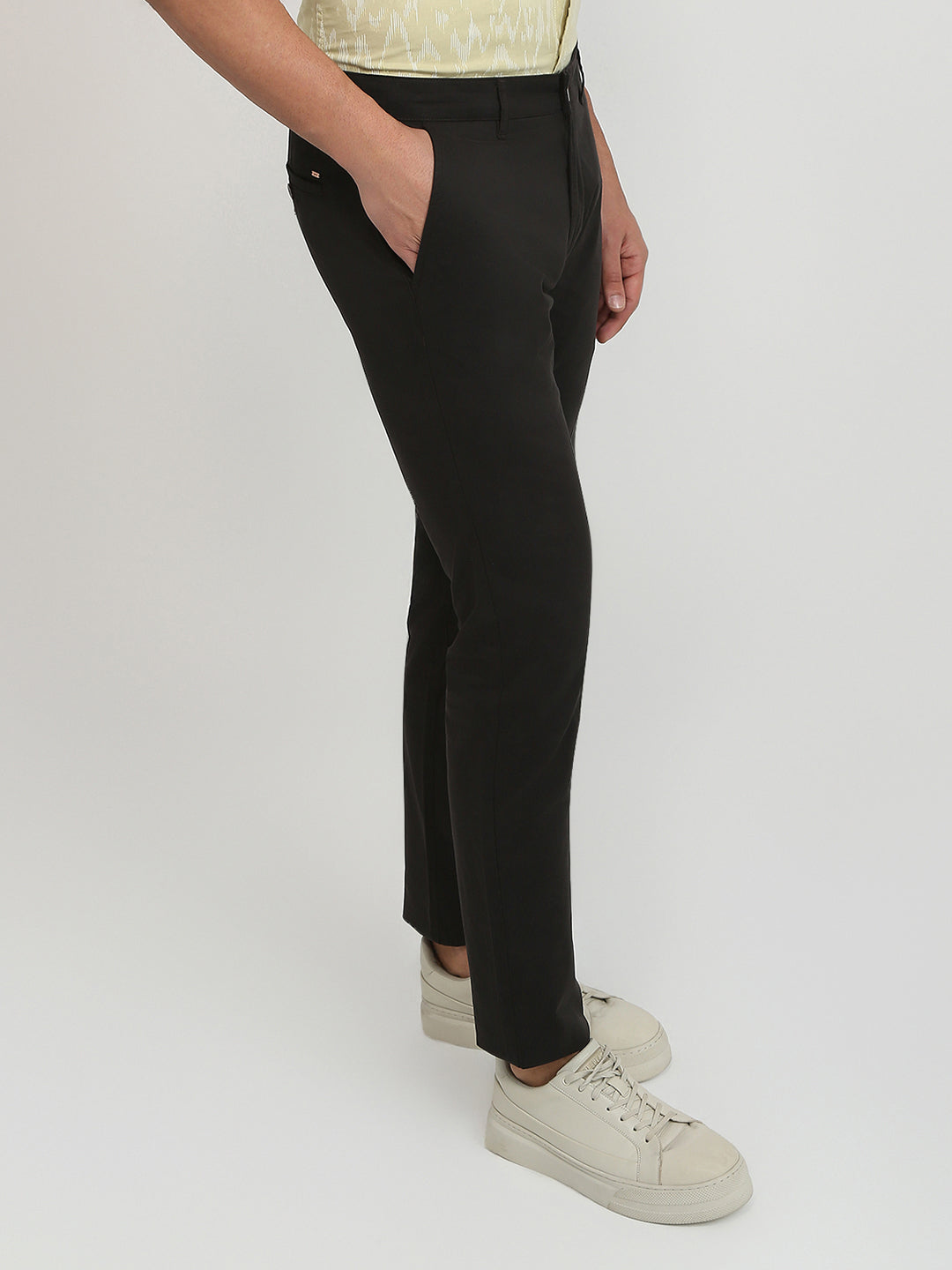 Parx Men Brown Solid Low Rise Tapered Fit Cotton Blend Trouser