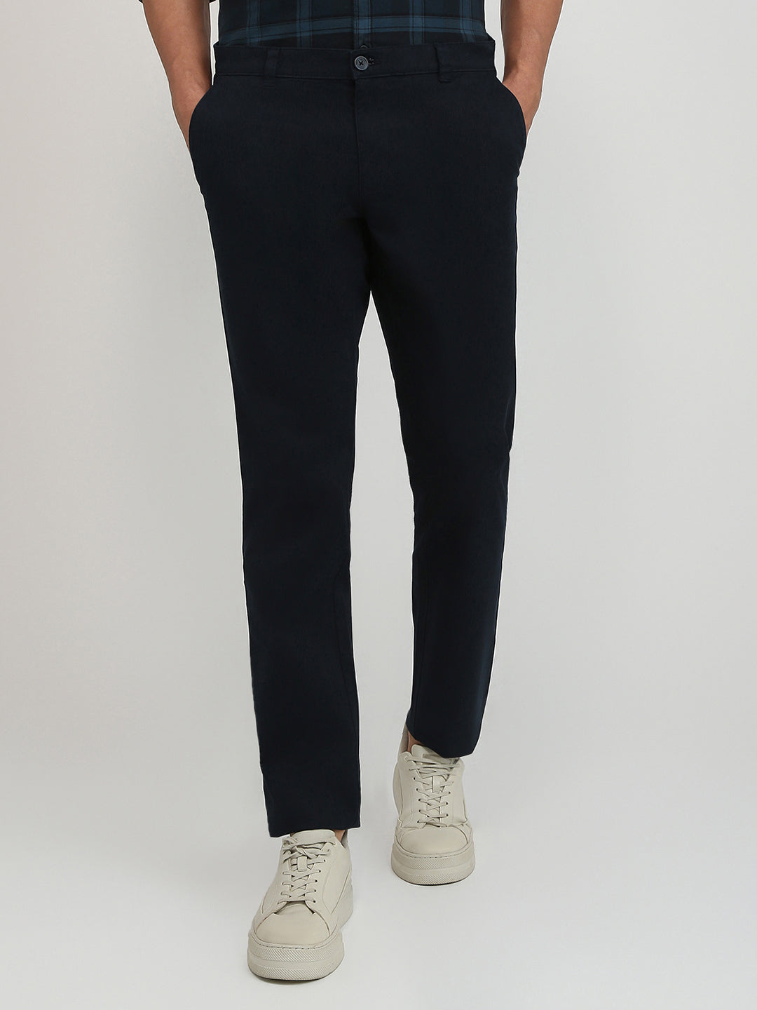 Parx Men Blue Twill Low Rise Tapered Fit Cotton Blend Trouser