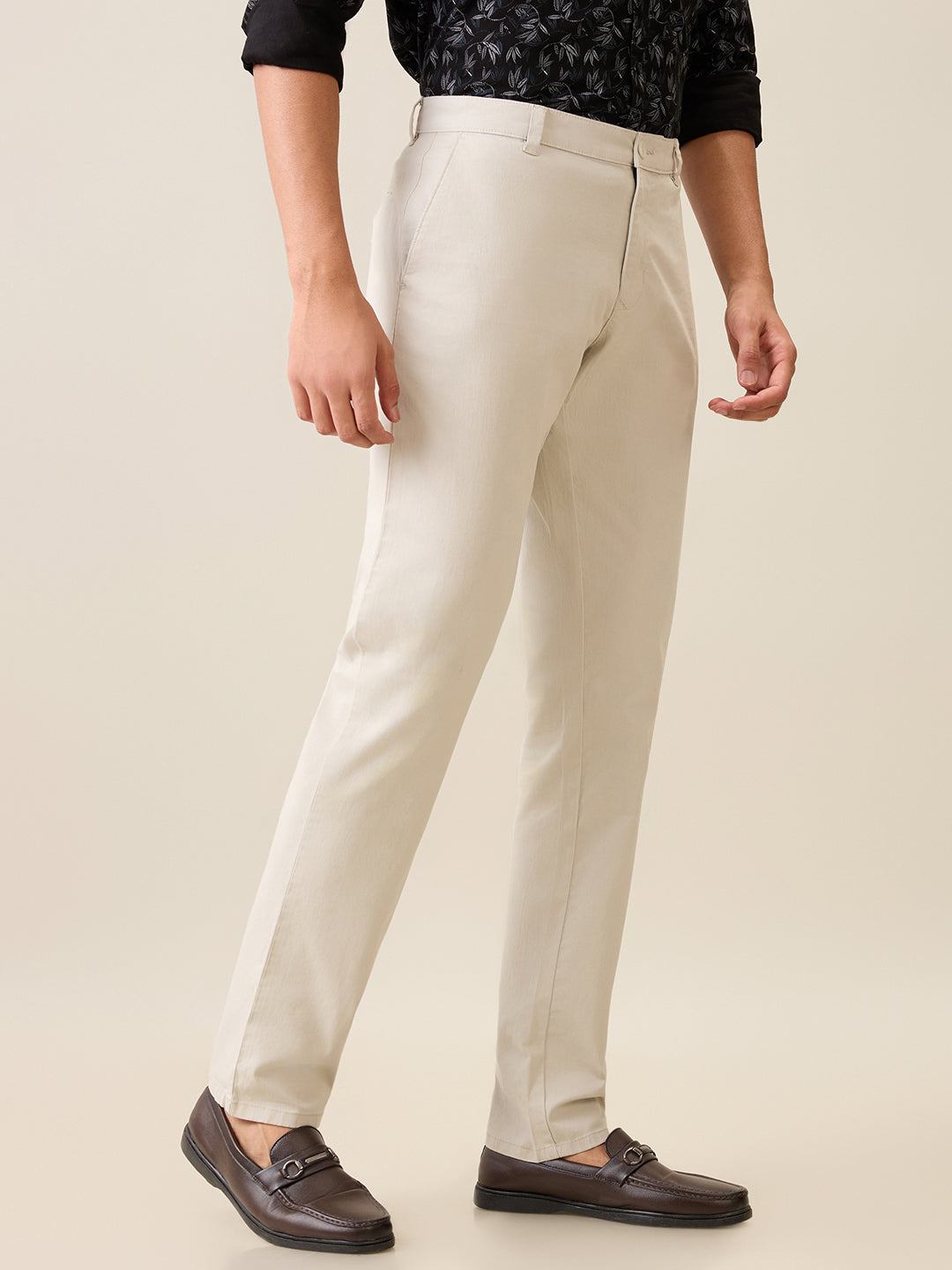 Parx Men Grey Twill Low Rise Tapered Fit Cotton Blend Trouser