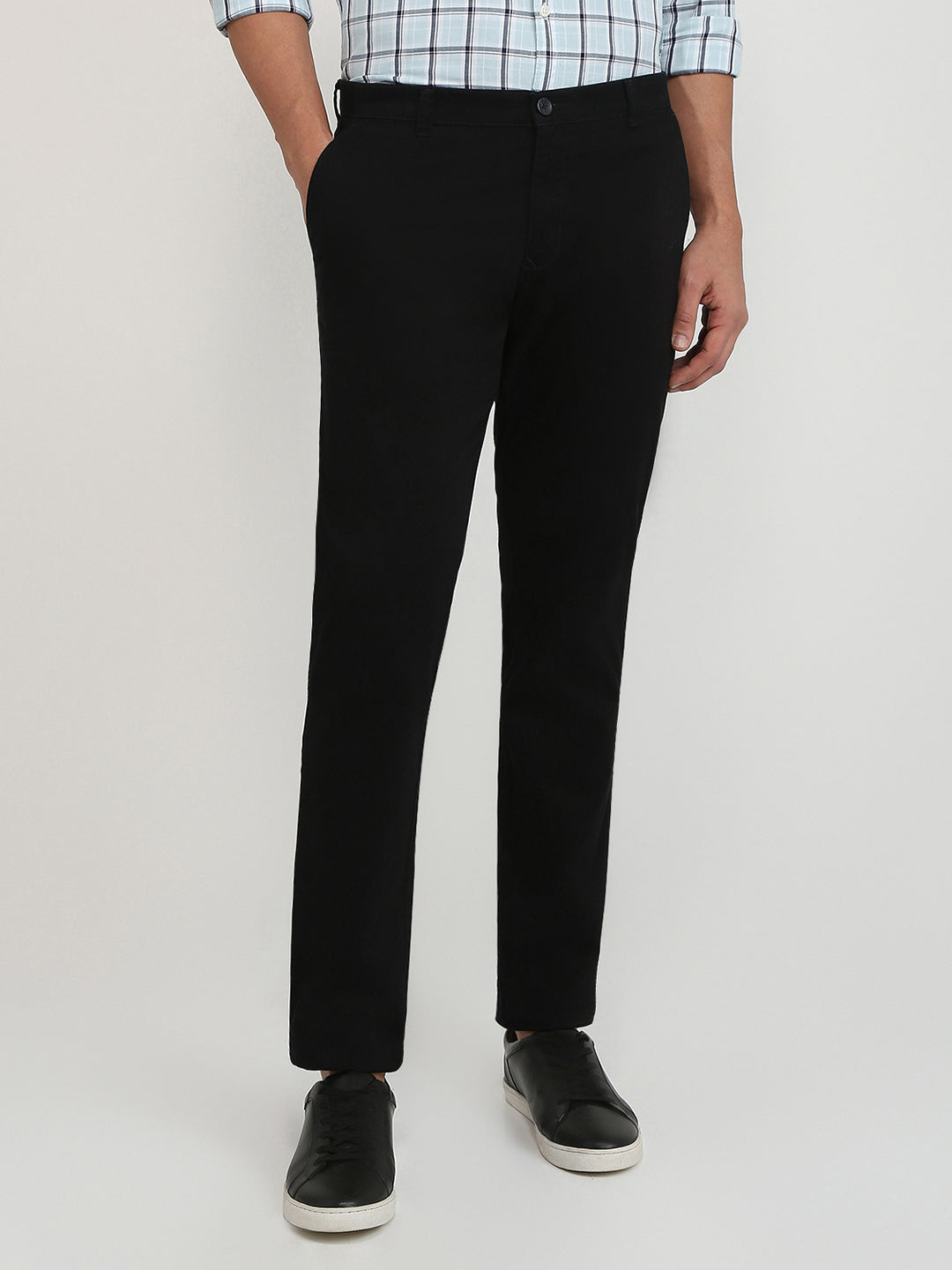 Parx Men Black Twill Low Rise Tapered Fit Cotton Blend Trouser