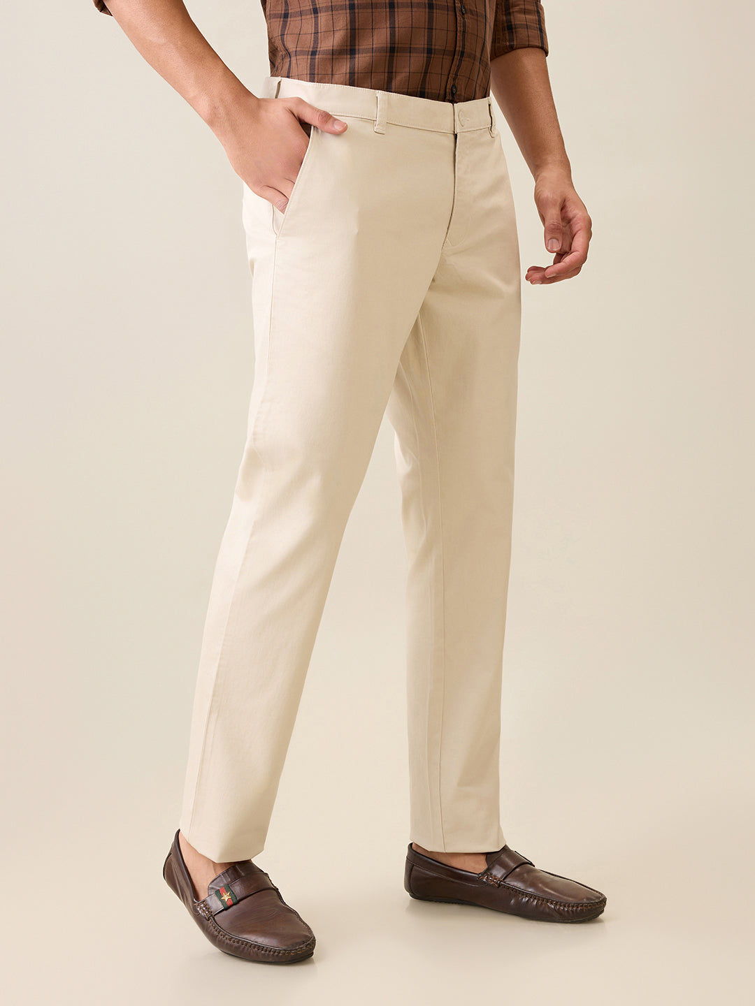 Parx Men Brown Solid-Dobby Low Rise Tapered Fit Cotton Blend Trouser