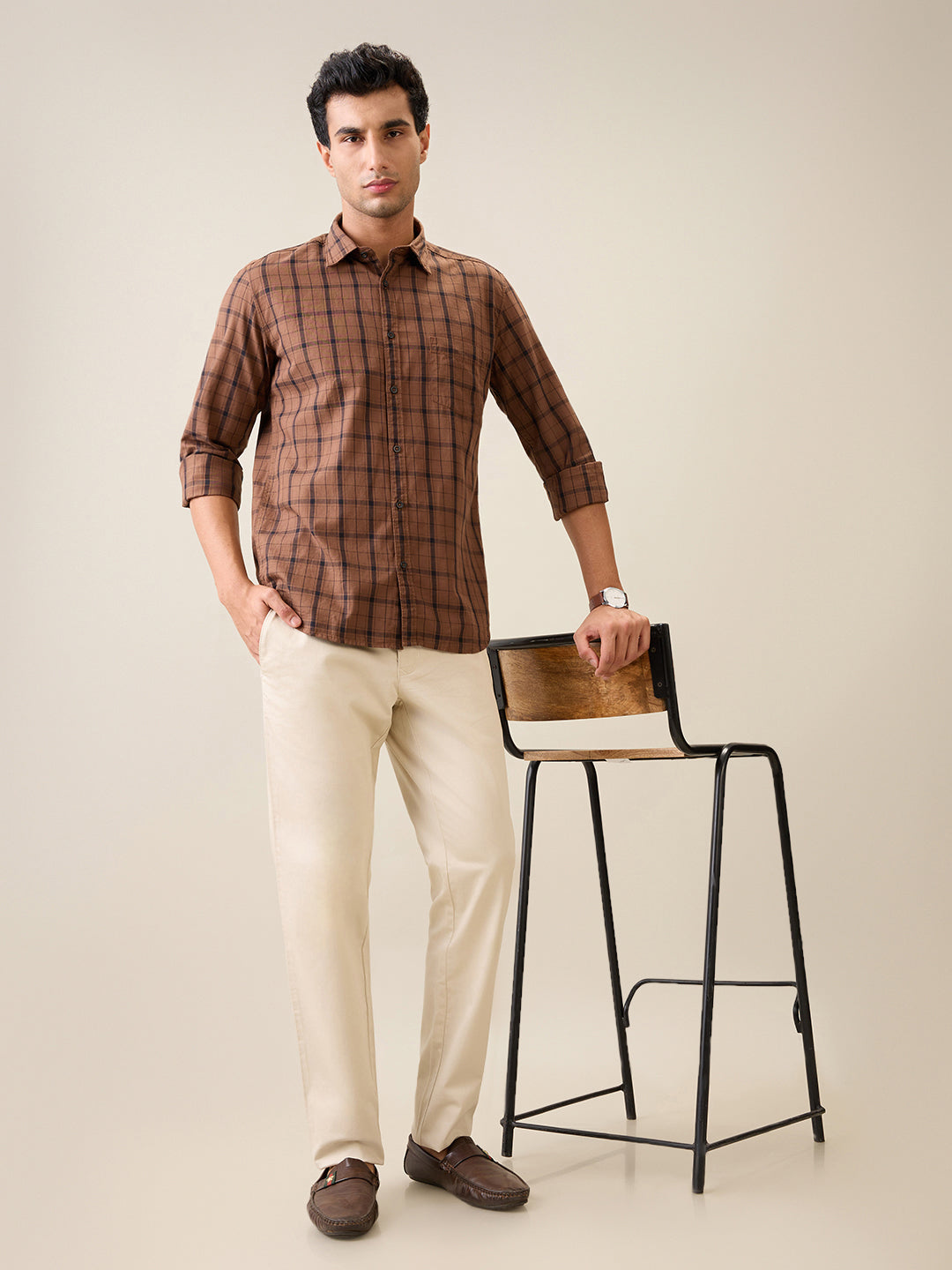 Parx Men Brown Solid-Dobby Low Rise Tapered Fit Cotton Blend Trouser