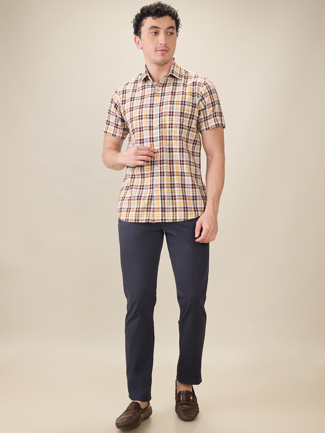 Parx Men Blue Solid Low Rise Tapered Fit Cotton Blend Trouser