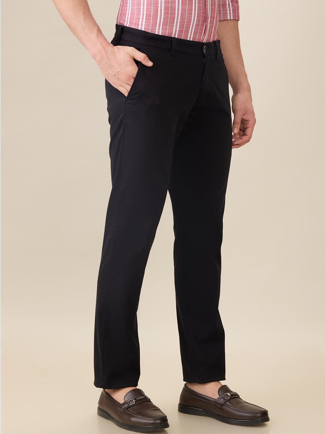 Parx Men Black Solid Low Rise Tapered Fit Cotton Blend Trouser