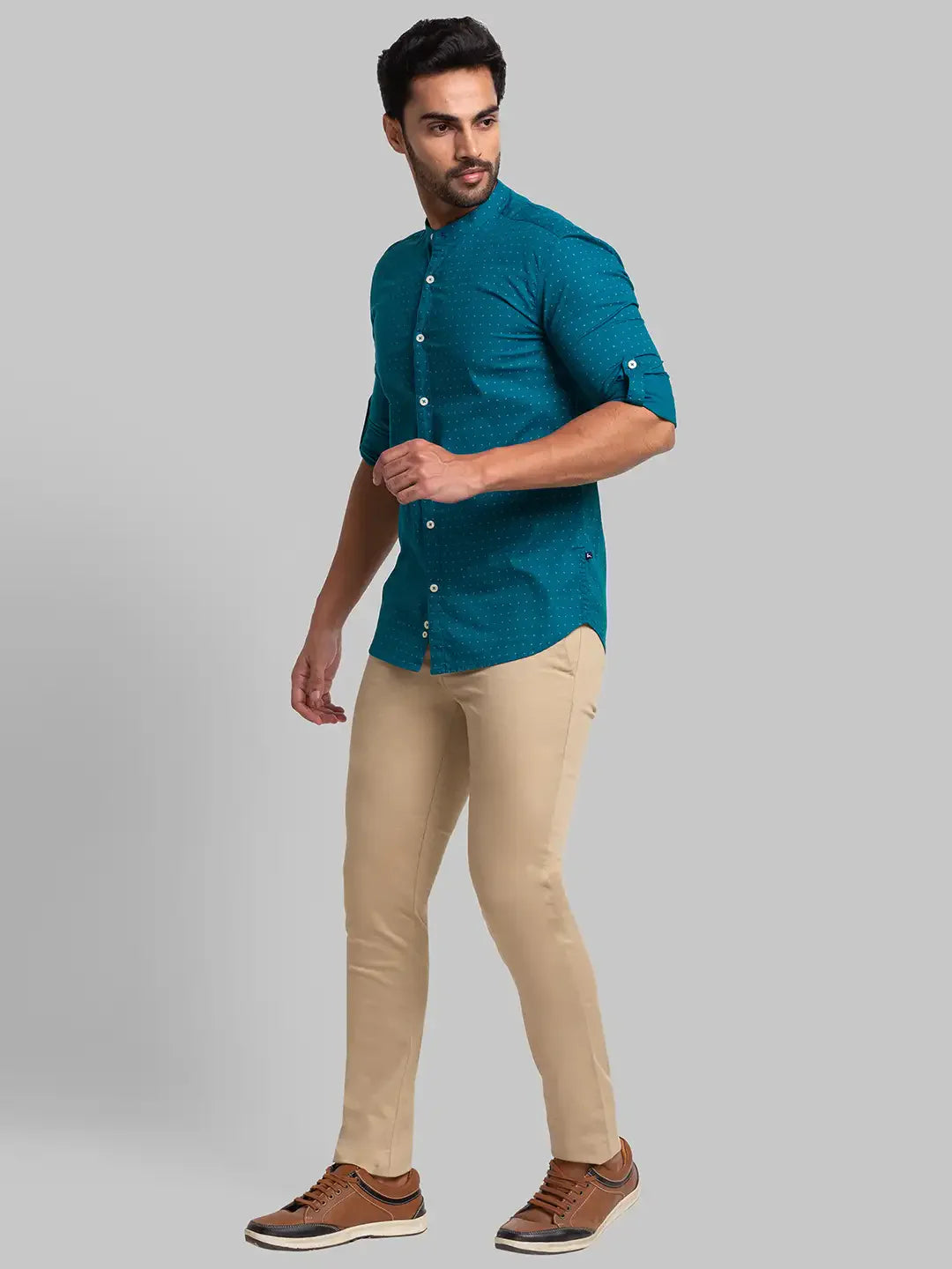 Men Khaki Super Slim Fit Solid Cotton Blend Trouser