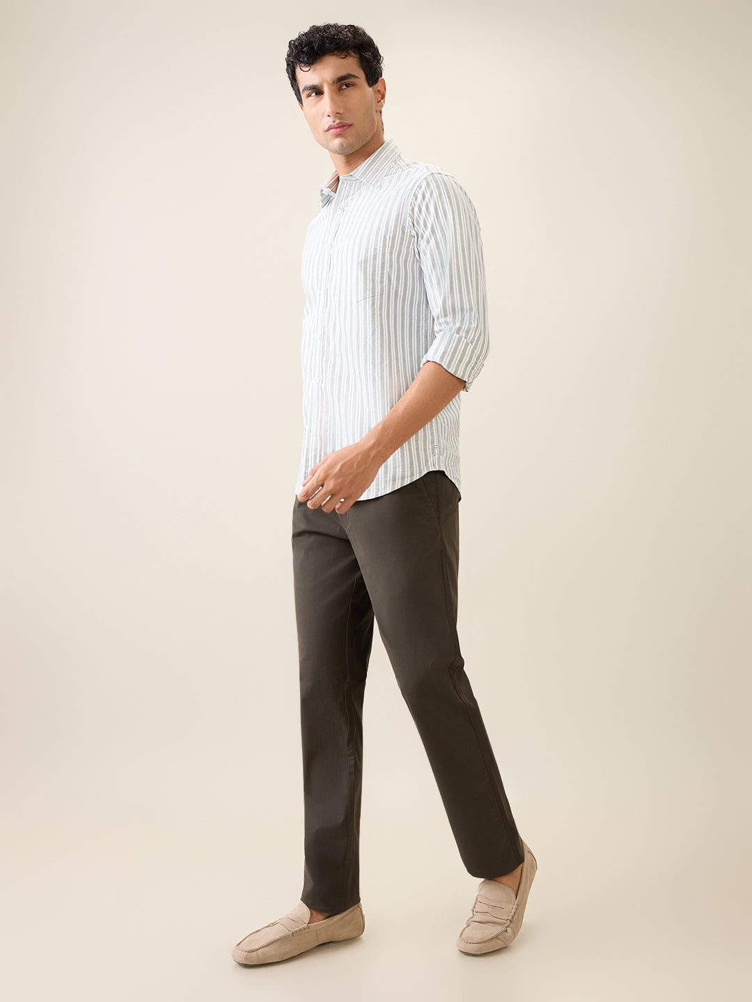 Parx Men Green Solid Slim Tapered Fit Cotton Blend Trouser