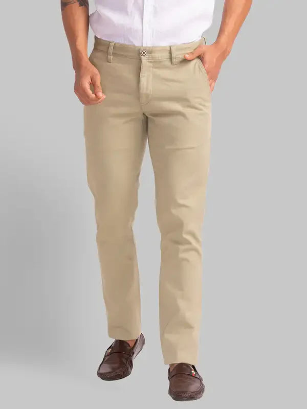Men Green Lrt Fit Solid Cotton Blend Trouser