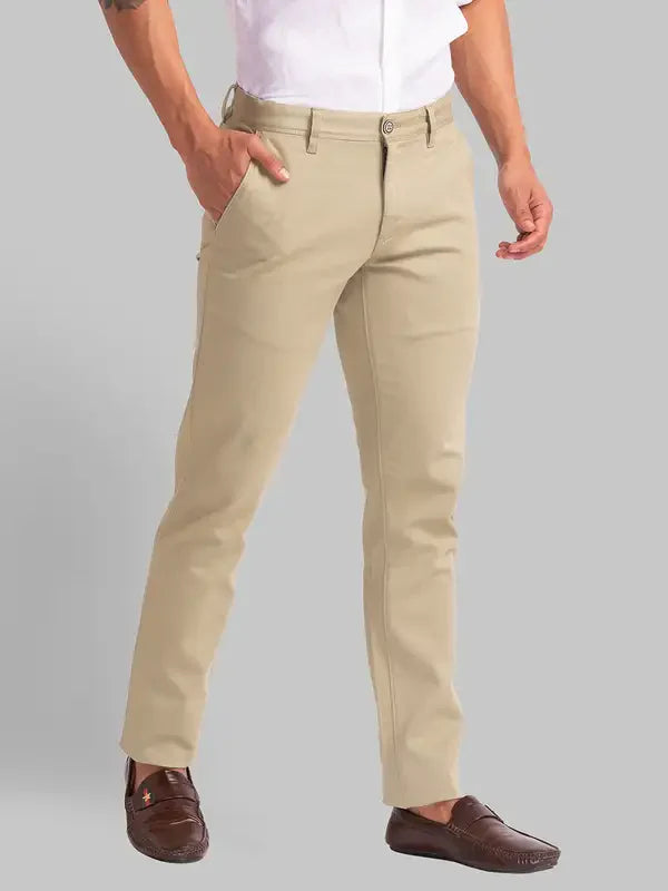 Men Green Lrt Fit Solid Cotton Blend Trouser