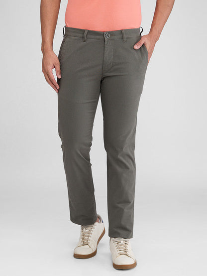 Parx Green Solid Low Rise Tapered Fit Cotton Blend Trouser