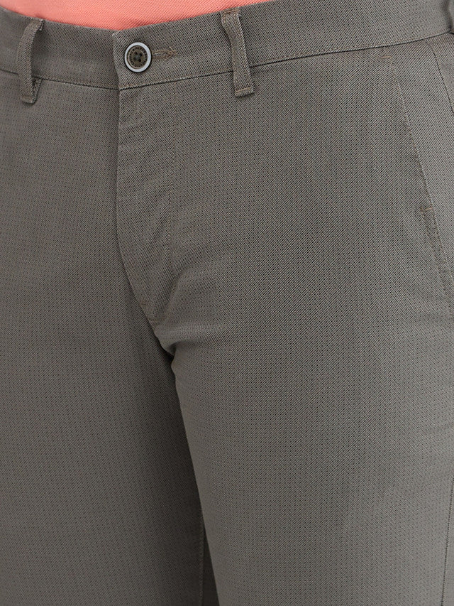 Parx Green Solid Low Rise Tapered Fit Cotton Blend Trouser