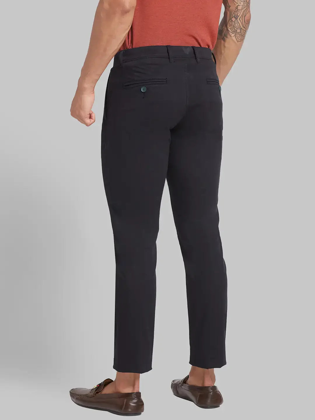 Men Black Lrt Fit Solid Cotton Blend Trouser