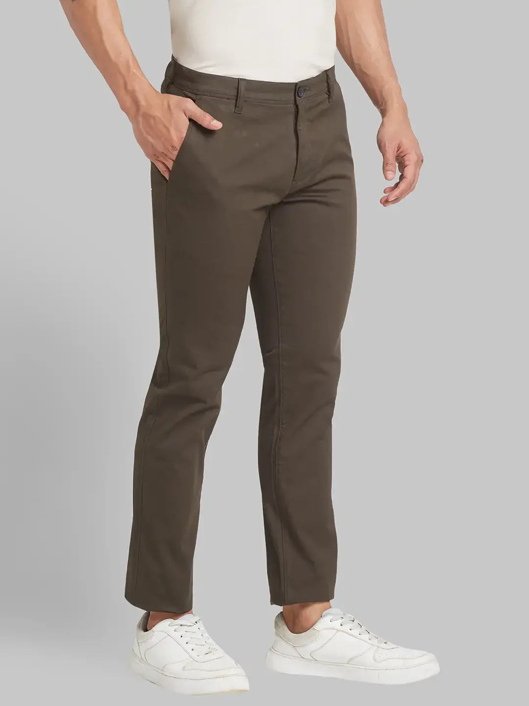 Parx Men Green Low Rise Tapered Fit Solid Cotton Blend Trouser