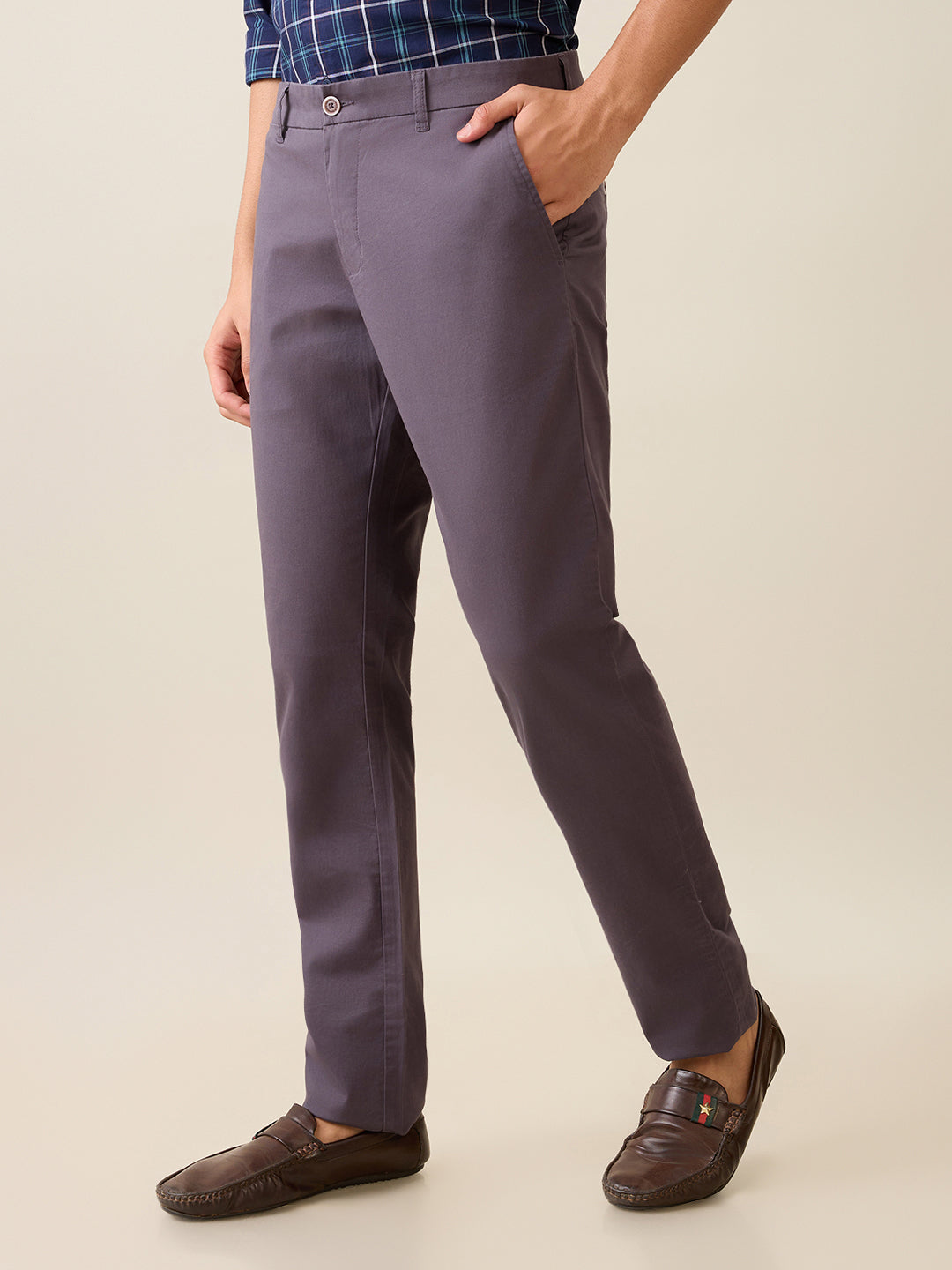 Parx Men Grey Solid Low Rise Tapered Fit Cotton Blend Trouser